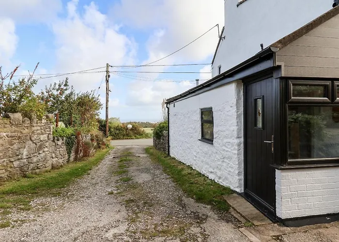 3 Penllan Cottages