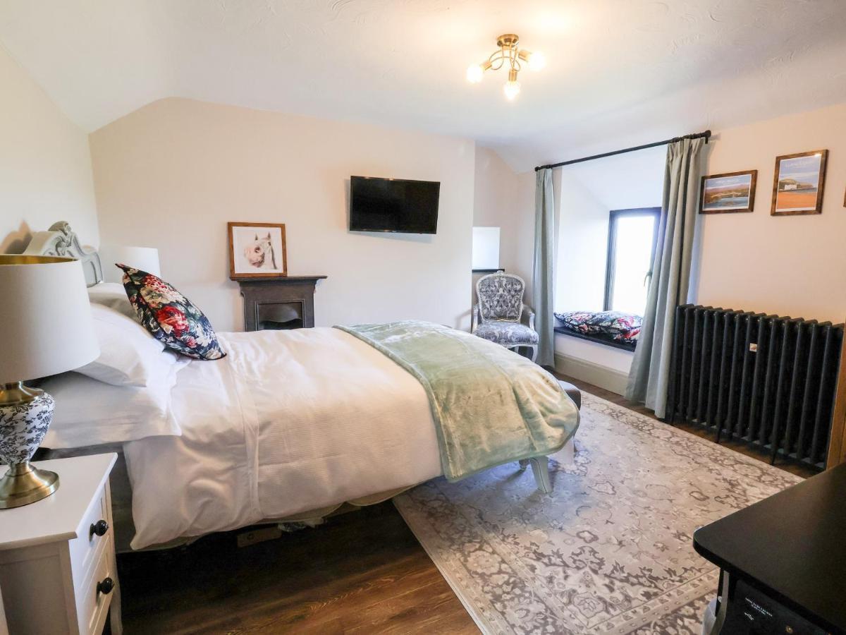 3 Penllan * Holywell (Flintshire)