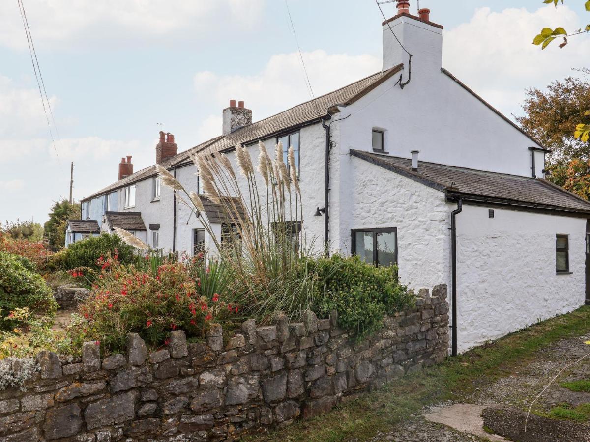 Holiday home 3 Penllan *